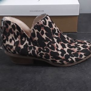 Kenneth Cole bootie